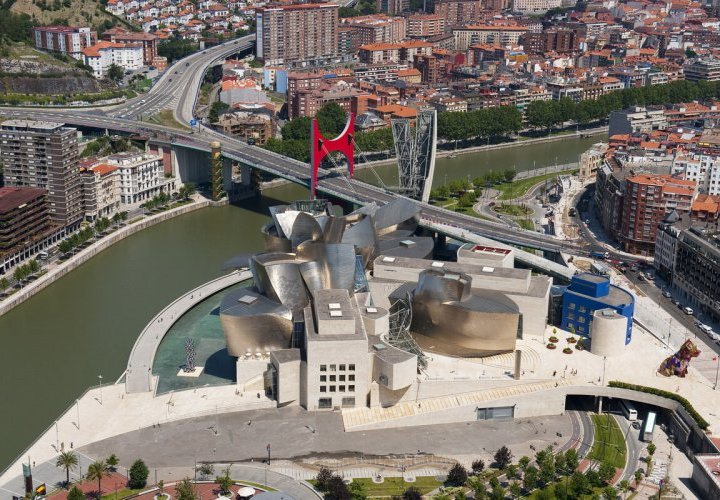 Museo Guggenheim Bilbao - magnífico ejemplo de la arquitectura más vanguardista del siglo XX
