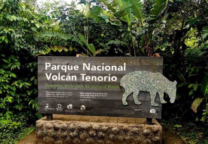 Traslado hacia la Cordillera Volcánica de Guanacaste propiamente al Parque Nacional Volcán Tenorio