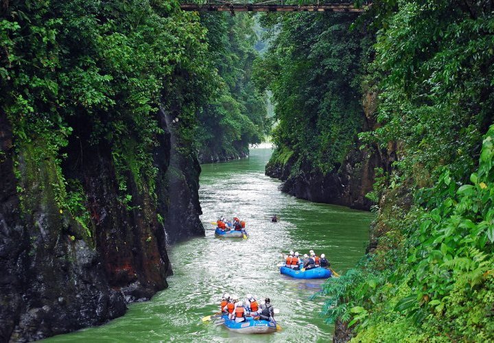 Rafting adventure on the Pacuare River 
