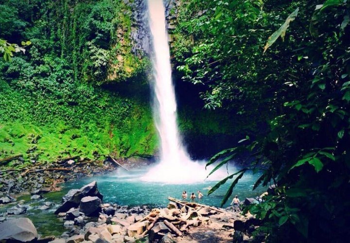 Hike in Arenal Volcano National Park and visit of the Rio Fortuna Waterfall