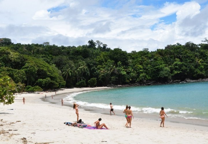 Travel to the warm coast of the Central Pacific reaching Manuel Antonio National Park