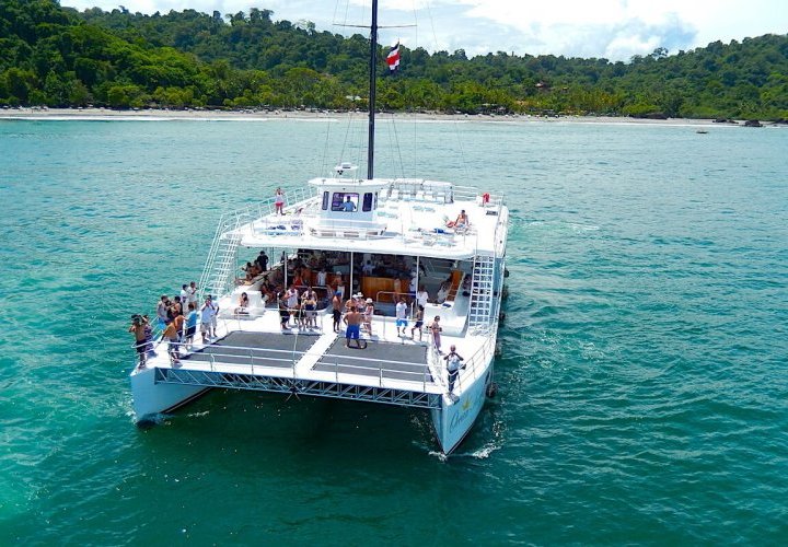 Catamaran tour 