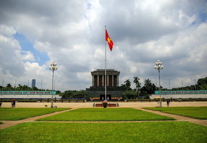 Guided tour of Hanoi city, capital of Vietnam