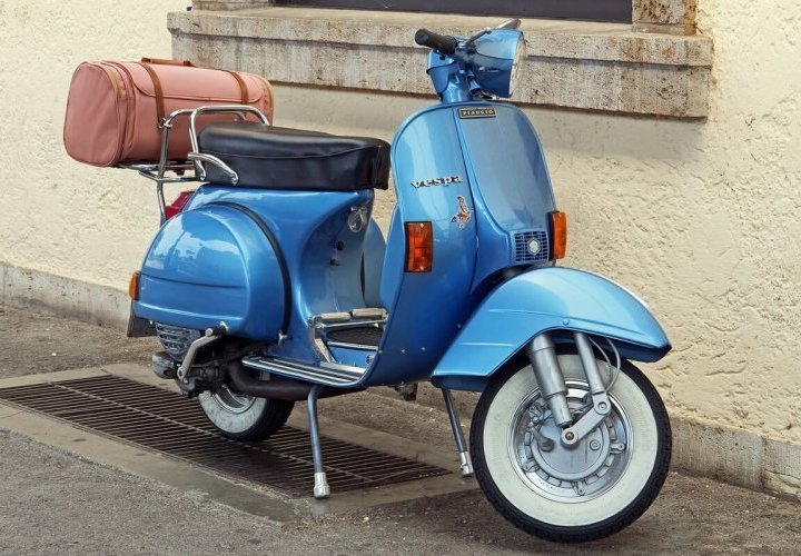 Vintage Vespa Tour in Chiantishire and Visit of the Uffizi Gallery