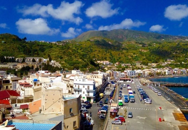 Travel to the Aeolian Islands 