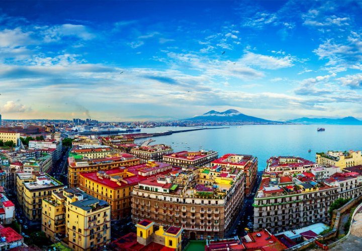 Discovering the heart of the Southern Italy: Naples and Pompeii 