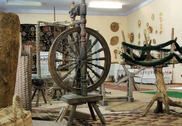 Complejo Artesanal Arta Rustica - descubrimiento de alfombras moldavas tradicionales incluidas en el patrimonio cultural inmaterial de la UNESCO