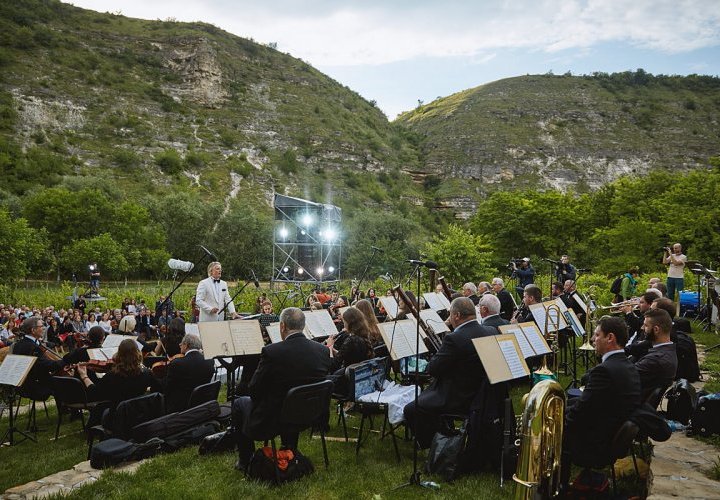 Découverte de la Réserve Culturelle, Naturelle et Paysagère “Orheiul Vechi” et participation au Festival de Musique Classique “DescOPERA”