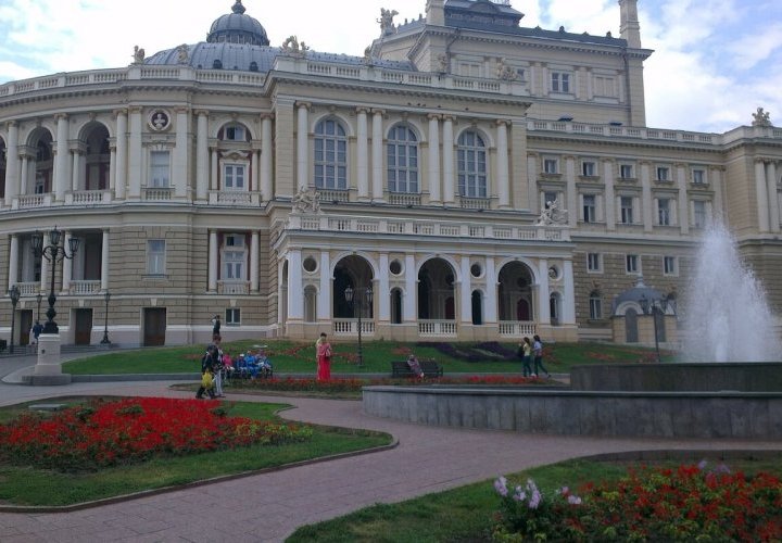 Travel to Ukraine and guided tour of Odessa city - the pearl of the Black Sea 