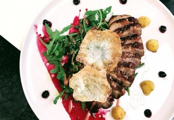 Experiencia gastronómica que incluye fotos comestibles y una cena fabulosa en la bodega Asconi
