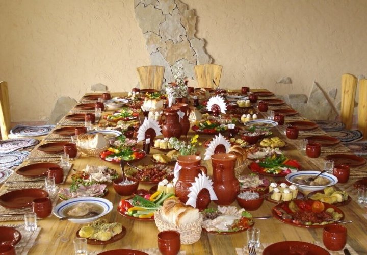 Descubrimiento de platos populares de Moldavia en el pueblo de Lalova
