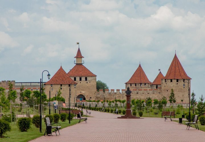 Time travel in Tiraspol and visit of Castel Mimi winery - architectural masterpiece in the world of wine