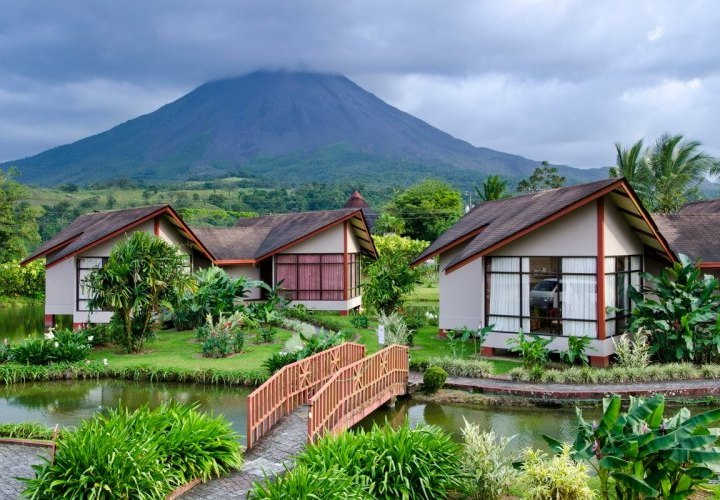 Traslado hacia el Volcán Arenal - una de las maravillas naturales de Costa Rica