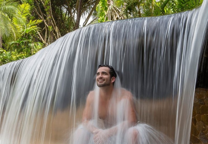 Hike in Arenal Volcano National Park and amazing hot spring experience 