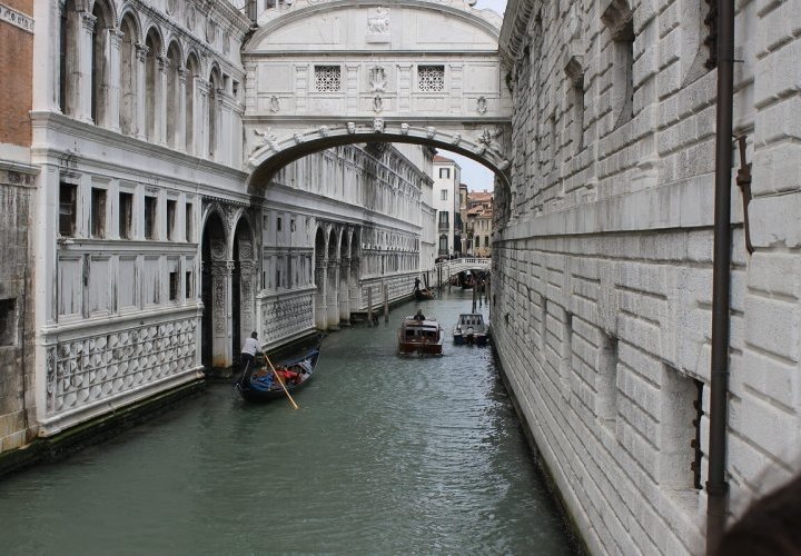 Visite guidée à pied de Venise avec balade en gondole et sérénade