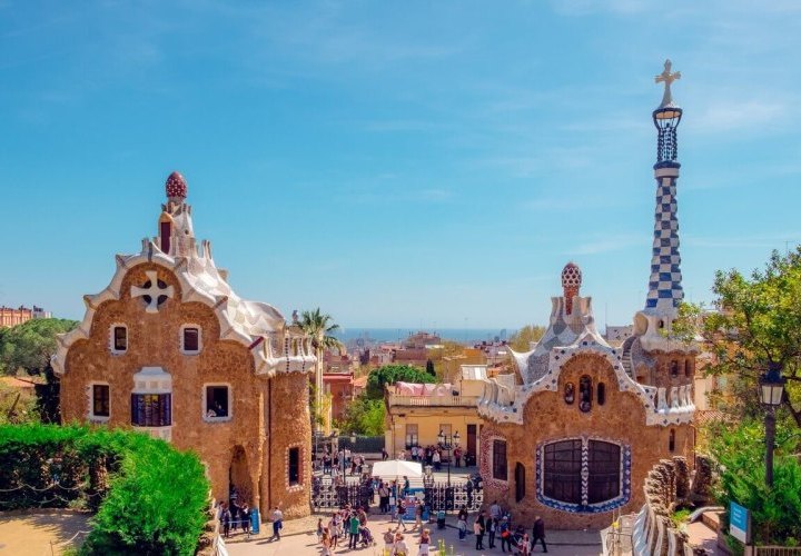 Guided Tour of Barcelona city known for the architecture of Antonio Gaudí