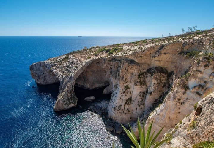 Discovery of Cottonera, Marsaxlokk, Blue Grotto and Dingli Cliffs in Malta
