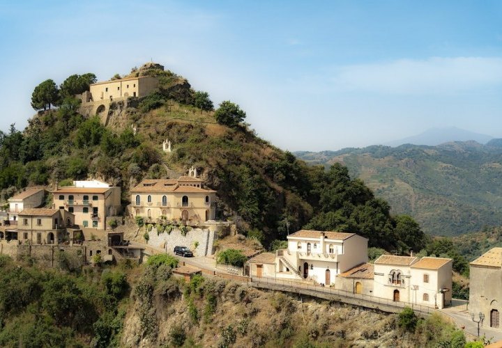 Guided Tour of Castelmola and Savoca near Taormina