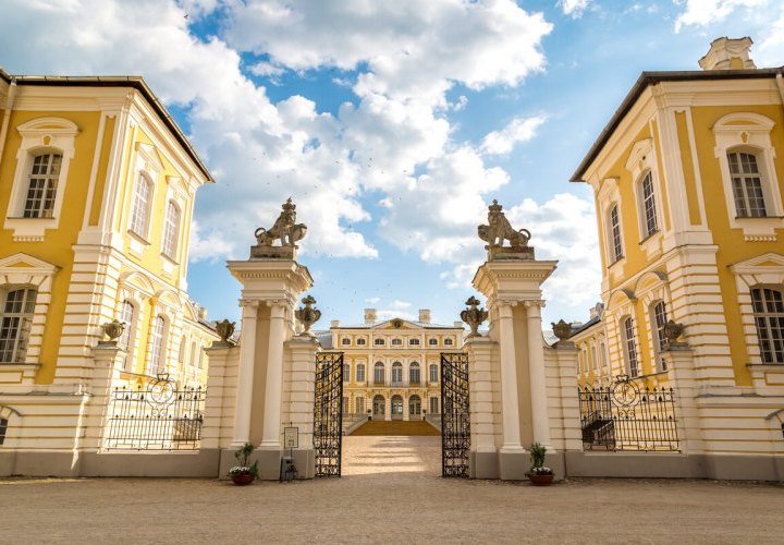 Discovery of Rundale Palace in Latvia 