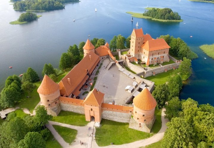 Discovery of Trakai Castle - one of the most beautiful castles in Europe and departure