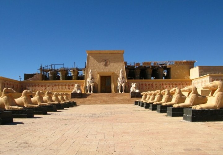 Panoramic tour of Ouarzazate and visit to the Kasbah Taourirt