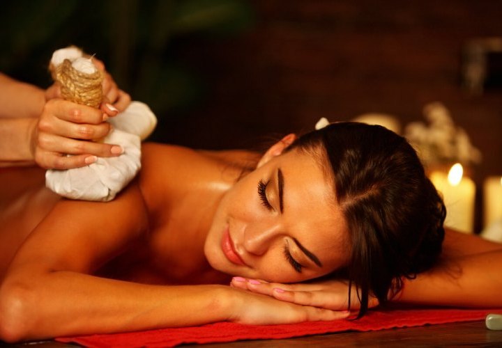 Guided tour of Bangkok and a traditional Thai massage session