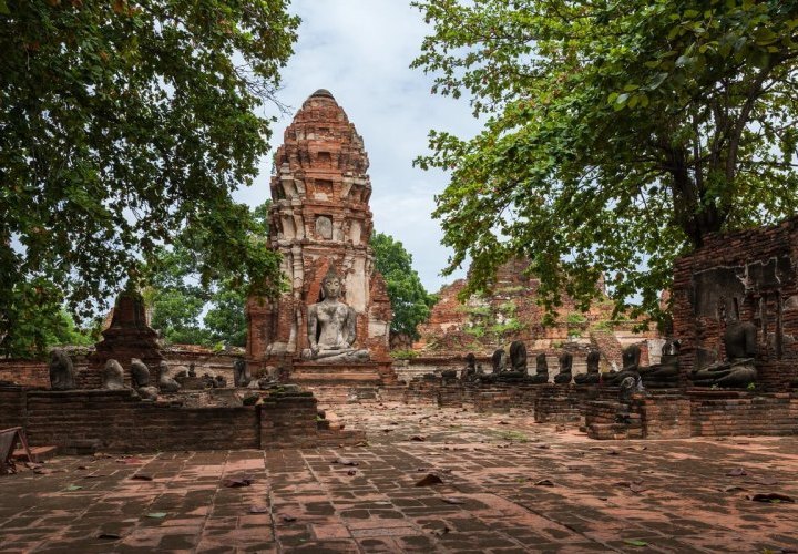 Guided tour of Ayutthaya, the former capital of the Siam Empire