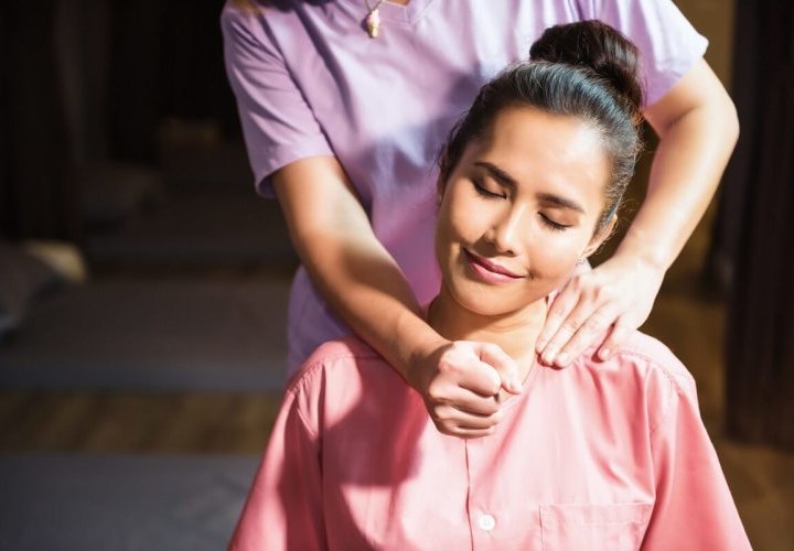 Thai cooking class or Thai massage course in Chiang Mai
