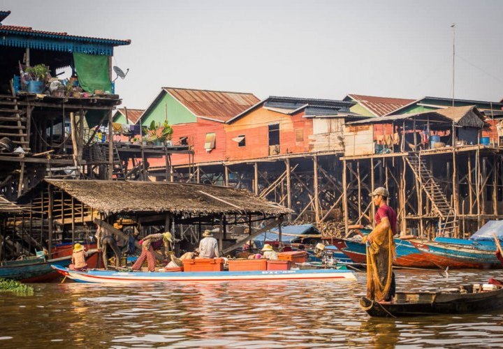 Kompong Kleang floating village, Beng Mealea and Banteay Srei temples