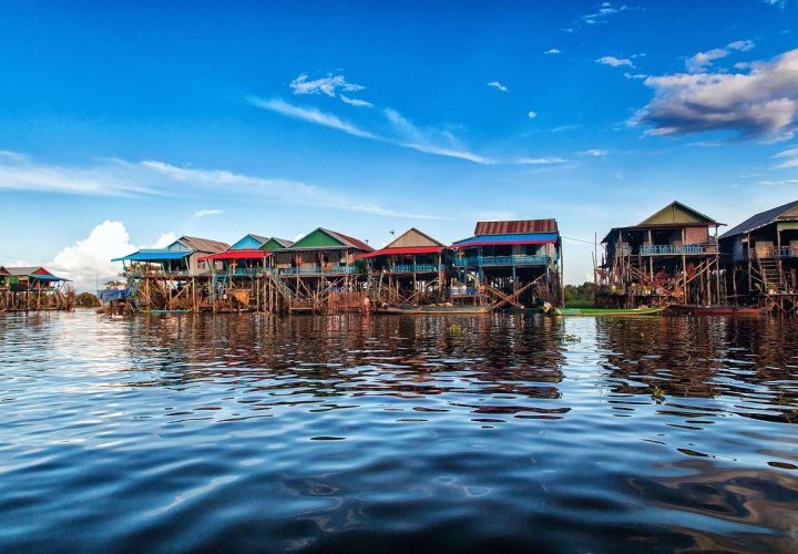 Paseo en barco por el lago Tonle Sap y descubrimiento de los pueblos flotantes de los pescadores locales