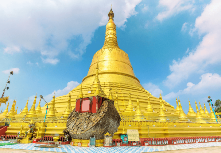 Guided tour of Bago, including a visit to the Shwemawdaw Pagoda, Shwethalyaung Buddha and Kyaikpun Pagoda