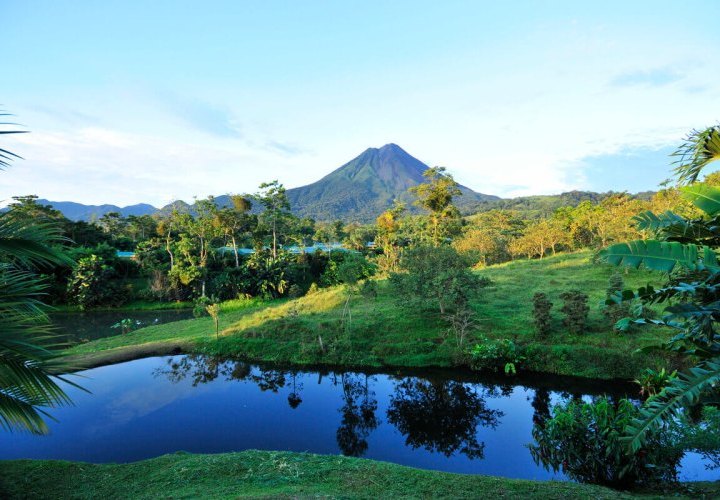 Día libre para descubrir el Parque Nacional Volcán Arenal o pasar el tiempo en el hotel