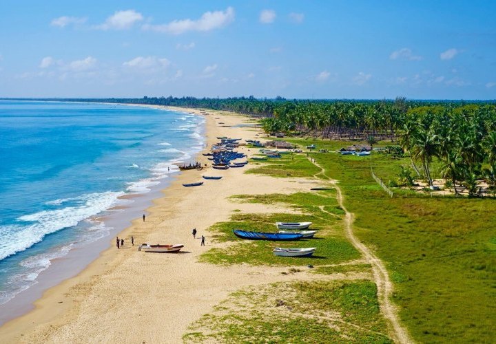 Day at leisure to enjoy Kalkudah beach or the facilities of the hotel 