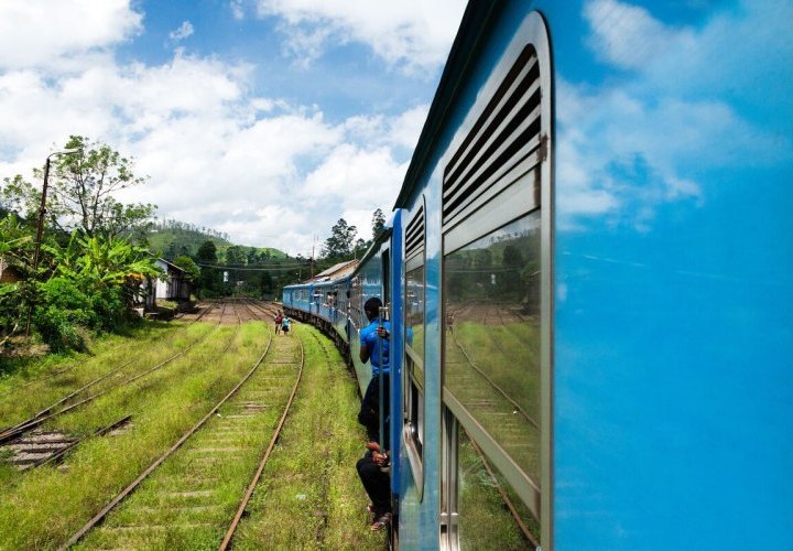 Scenic train journey to Nanu Oya and guided tour of Nuwara Eliya