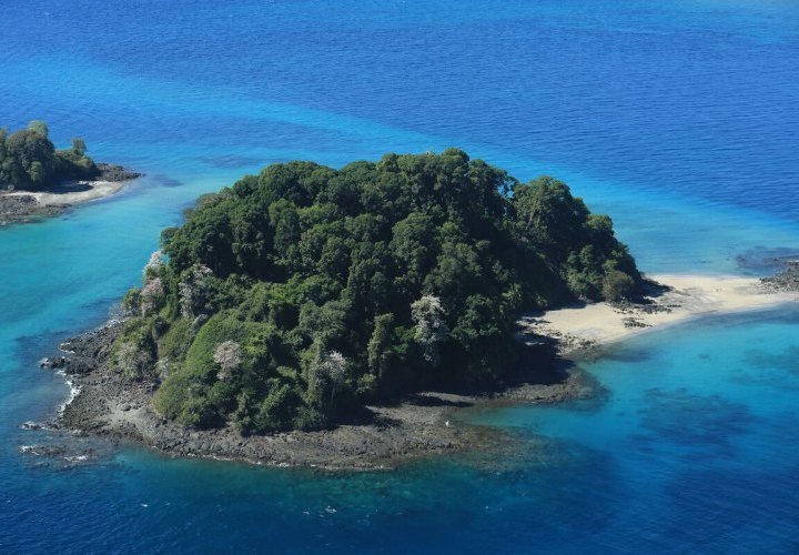 Full day to discover the Coiba Island, a world-class diving destination