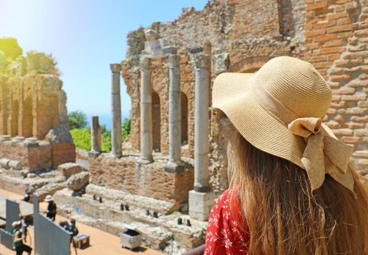 Hiking up Mount Etna, Europe’s most active volcano and visit of Taormina