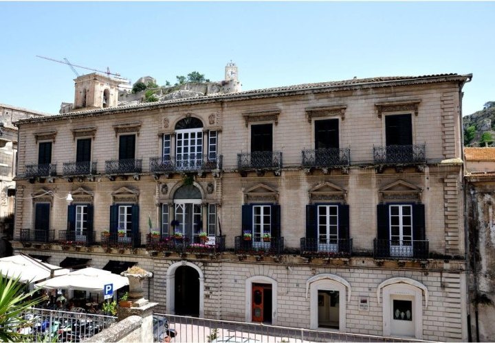 Multi-sensory chocolate tasting in Modica