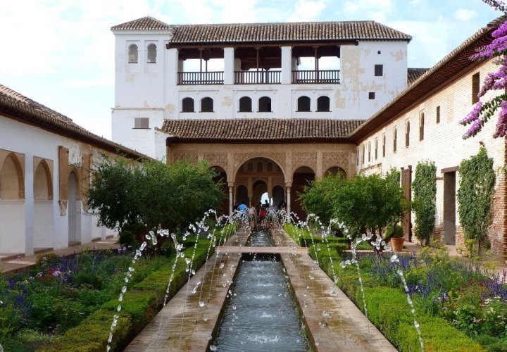 Visita Guiada por Granada y descubrimiento del espectacular conjunto monumental de la Alhambra y el Generalife 