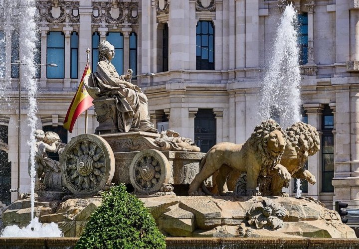 Madrid Architecture Tour with a local guide