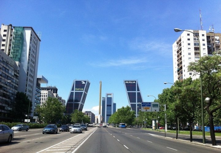 Madrid Architecture Tour with a local guide