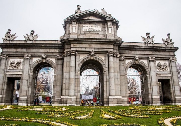 Madrid Architecture Tour with a local guide