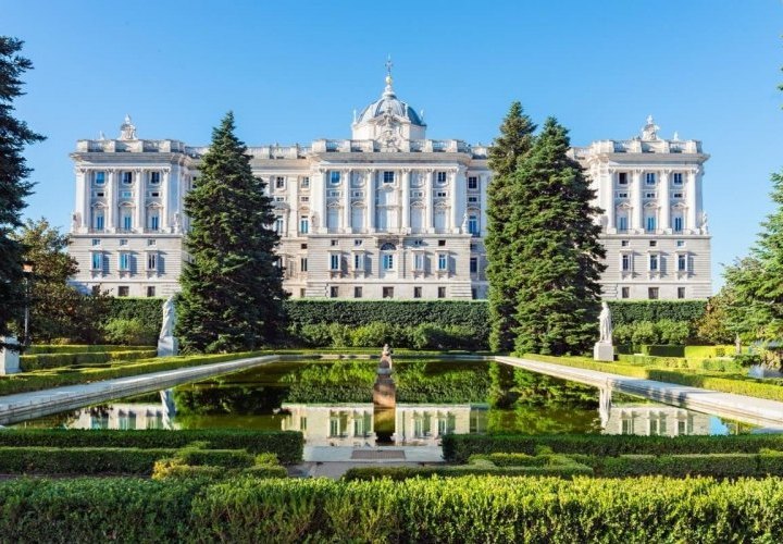 Madrid Architecture Tour with a local guide