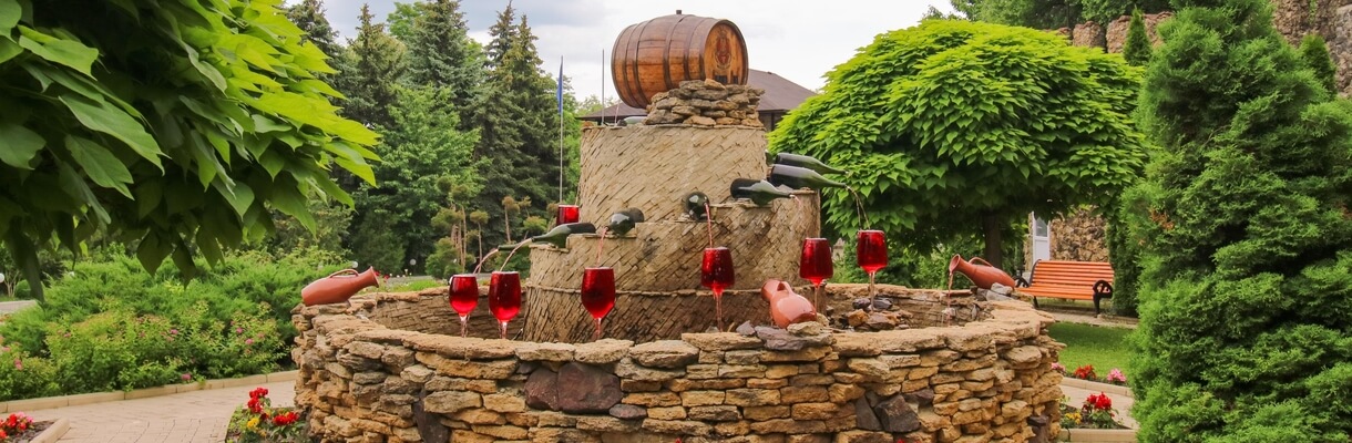 Ville de Chisinau et Milestii Mici - la plus grande cave à vin du monde (200 km) 