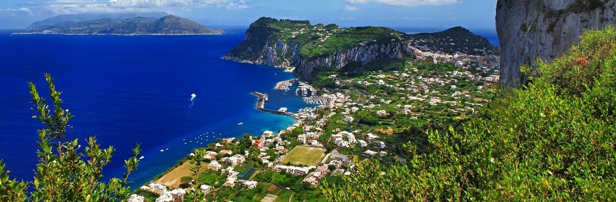 Viaje organizado a Roma desde Catania: Nápoles, la isla de Capri y la Costa Amalfitana 