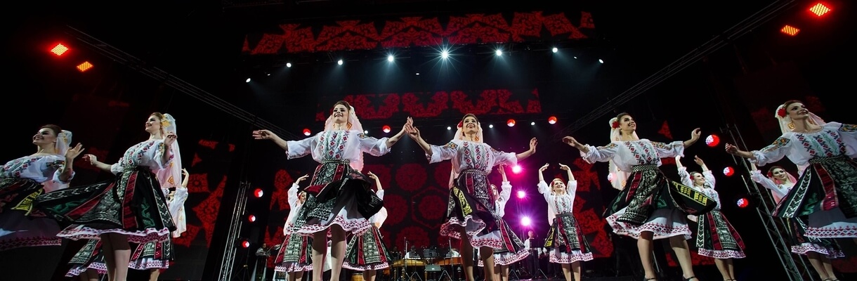 Viaje por Moldavia con clases de danza moldava en Chisinau